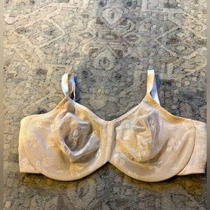 Wacoal 38DD underwire lined bra, no padding